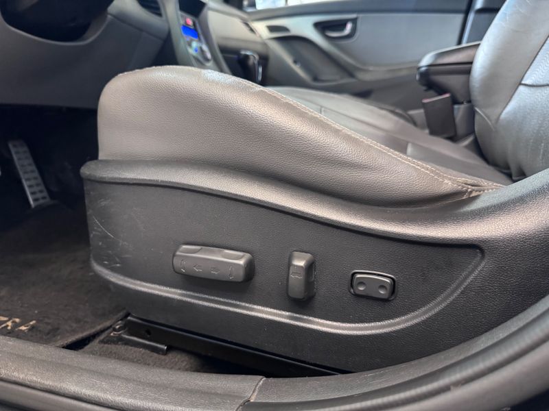 Hyundai Elantra Gls 1.8 16v 2012/2013 COVEL VEICULOS ENCANTADO / Carros no Vale Hyundai Elantra Gls 1.8 16v 2012/2013 COVEL VEICULOS ENCANTADO / Carros no Vale