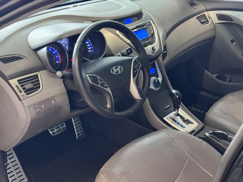 Hyundai Elantra Gls 1.8 16v 2012/2013 COVEL VEICULOS ENCANTADO / Carros no Vale Hyundai Elantra Gls 1.8 16v 2012/2013 COVEL VEICULOS ENCANTADO / Carros no Vale