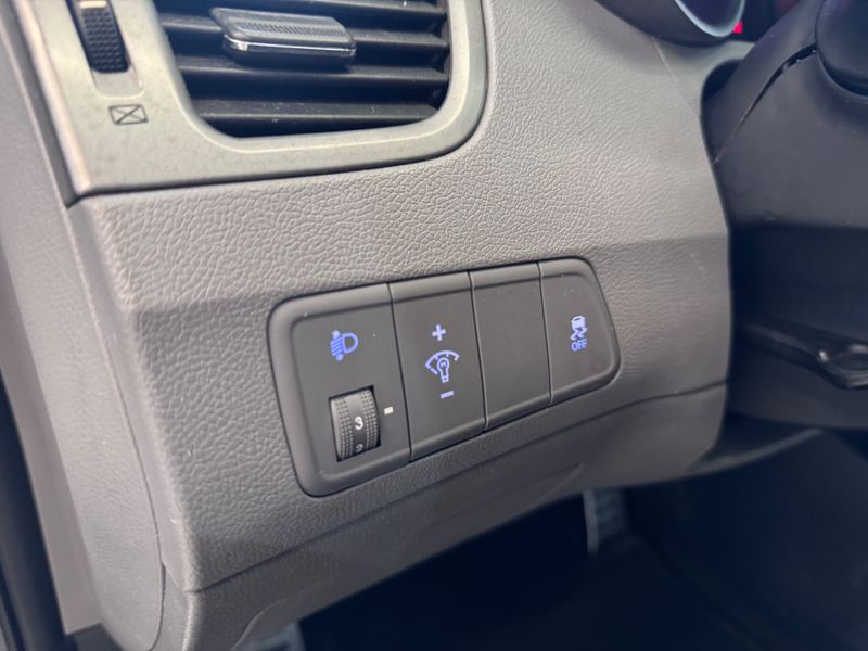 Hyundai Elantra Gls 1.8 16v 2012/2013 COVEL VEICULOS ENCANTADO / Carros no Vale Hyundai Elantra Gls 1.8 16v 2012/2013 COVEL VEICULOS ENCANTADO / Carros no Vale