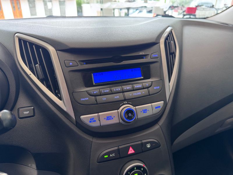 Hyundai Hb20 1.6a Prem 2012/2013 COVEL VEICULOS ENCANTADO / Carros no Vale Hyundai Hb20 1.6a Prem 2012/2013 COVEL VEICULOS ENCANTADO / Carros no Vale