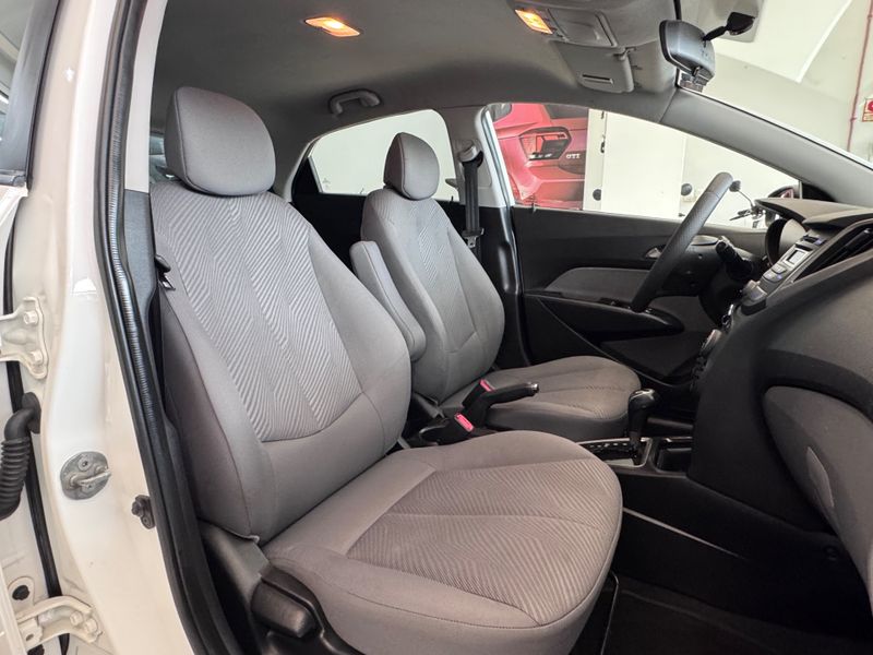 Hyundai Hb20 1.6a Prem 2012/2013 COVEL VEICULOS ENCANTADO / Carros no Vale Hyundai Hb20 1.6a Prem 2012/2013 COVEL VEICULOS ENCANTADO / Carros no Vale