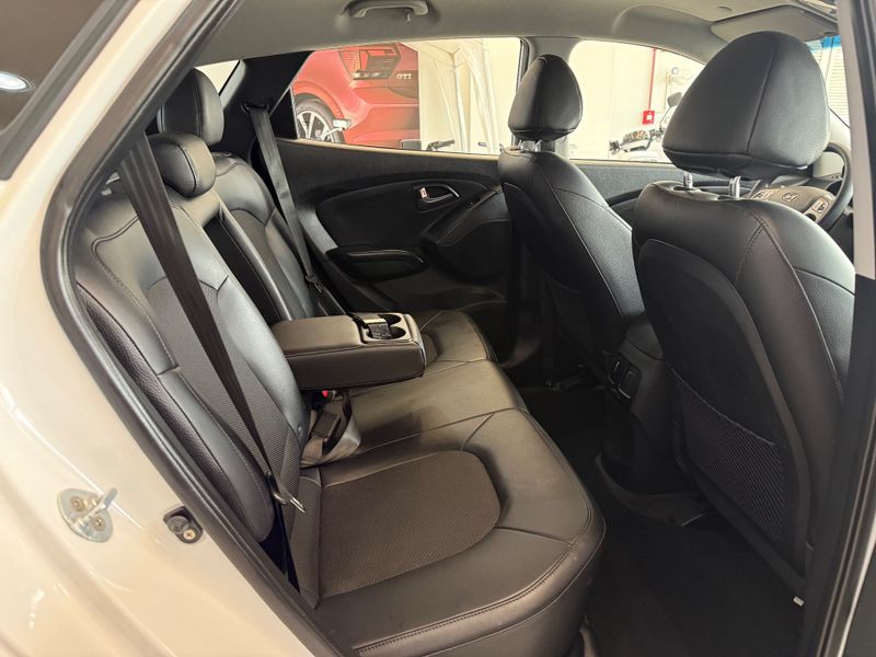 Hyundai Ix35 Gl 2.0 16v 2wd 2018/2019 COVEL VEICULOS ENCANTADO / Carros no Vale