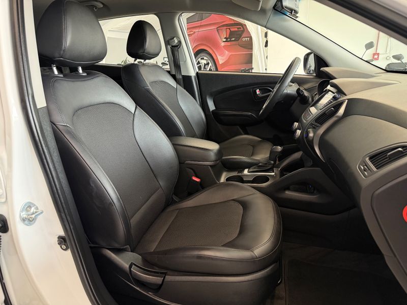 Hyundai Ix35 Gl 2.0 16v 2wd 2018/2019 COVEL VEICULOS ENCANTADO / Carros no Vale