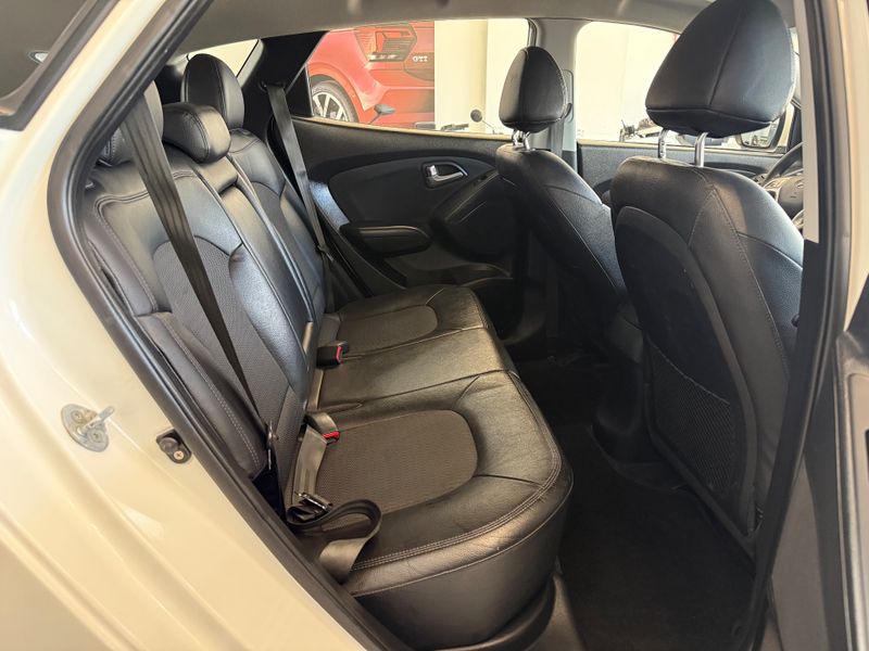 Hyundai Ix35 Gls 2.0 16v 2wd 2015/2016 COVEL VEICULOS ENCANTADO / Carros no Vale