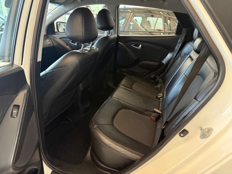 Hyundai Ix35 Gls 2.0 16v 2wd 2015/2016 COVEL VEICULOS ENCANTADO / Carros no Vale