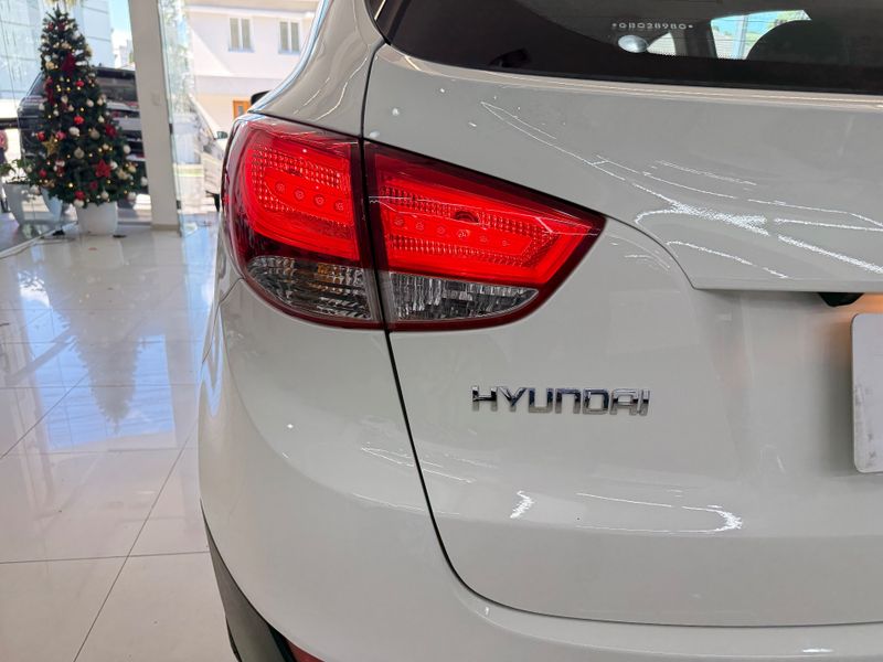 Hyundai Ix35 Gls 2.0 16v 2wd 2015/2016 COVEL VEICULOS ENCANTADO / Carros no Vale