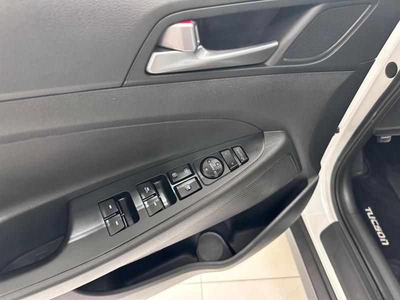 Hyundai Tucson 1.6 16v T-gdi Gl Ecoshift 2017/2018 COVEL VEICULOS ENCANTADO / Carros no Vale