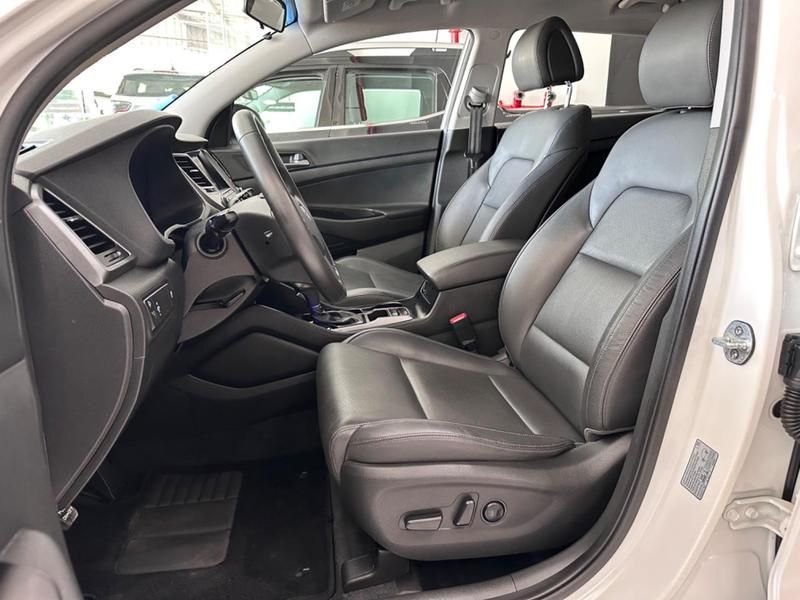 Hyundai Tucson 1.6 16v T-gdi Gl Ecoshift 2017/2018 COVEL VEICULOS ENCANTADO / Carros no Vale