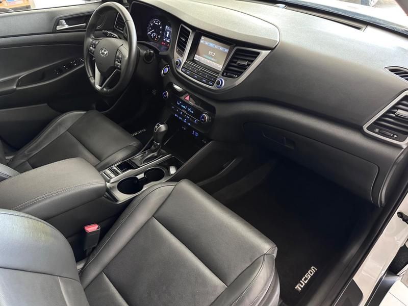 Hyundai Tucson 1.6 16v T-gdi Gl Ecoshift 2017/2018 COVEL VEICULOS ENCANTADO / Carros no Vale