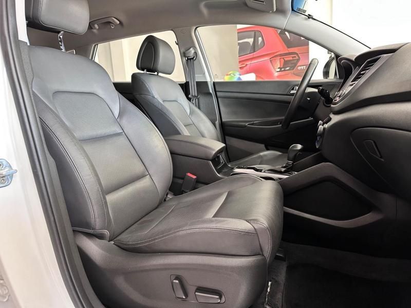 Hyundai Tucson 1.6 16v T-gdi Gl Ecoshift 2017/2018 COVEL VEICULOS ENCANTADO / Carros no Vale