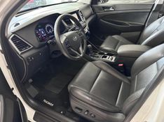 Hyundai Tucson 1.6 16v T-gdi Gl Ecoshift 2017/2018 COVEL VEICULOS ENCANTADO / Carros no Vale