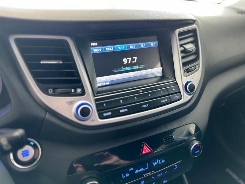 Hyundai Tucson 1.6 16v T-gdi Gl Ecoshift 2017/2018 COVEL VEICULOS ENCANTADO / Carros no Vale