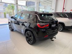 Jeep Compass Longitude 2.0 2017/2017 COVEL VEICULOS ENCANTADO / Carros no Vale