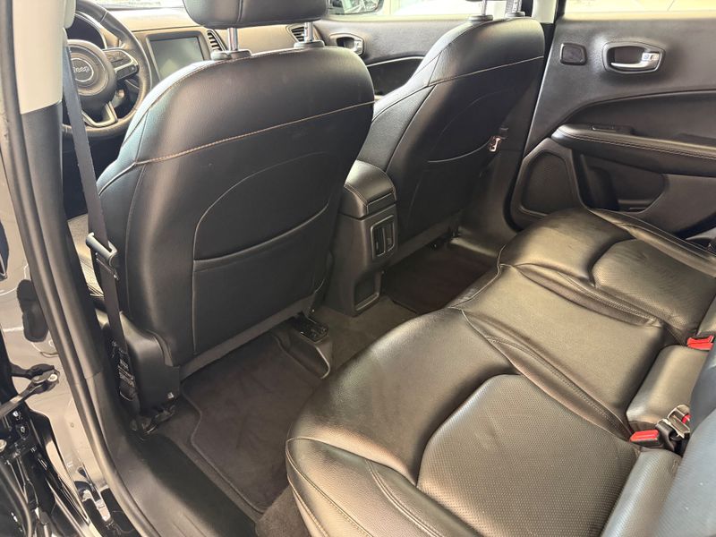 Jeep Compass Longitude 2.0 2017/2017 COVEL VEICULOS ENCANTADO / Carros no Vale Jeep Compass Longitude 2.0 2017/2017 COVEL VEICULOS ENCANTADO / Carros no Vale