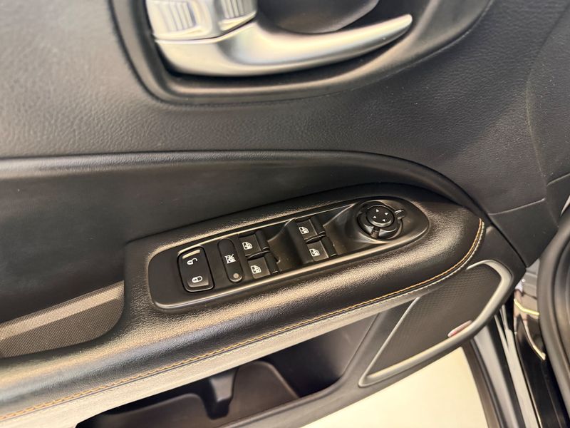 Jeep Compass Longitude 2.0 2017/2017 COVEL VEICULOS ENCANTADO / Carros no Vale Jeep Compass Longitude 2.0 2017/2017 COVEL VEICULOS ENCANTADO / Carros no Vale