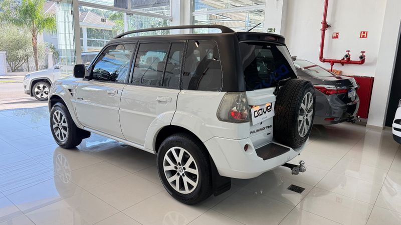 Mitsubishi Pajero Tr4 2.0 4×4 16v 140cv 2013/2014 COVEL VEICULOS ENCANTADO / Carros no Vale