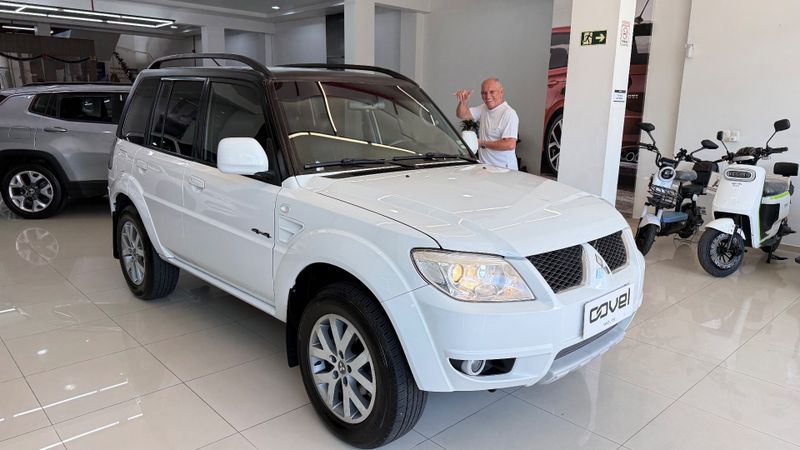 Mitsubishi Pajero Tr4 2.0 4×4 16v 140cv 2013/2014 COVEL VEICULOS ENCANTADO / Carros no Vale