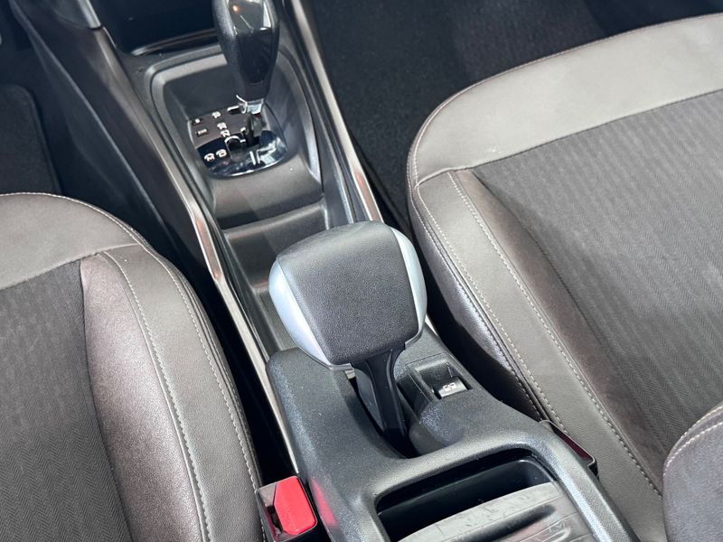 Peugeot 2008 Griffe 1.6 16v 2019/2020 COVEL VEICULOS ENCANTADO / Carros no Vale