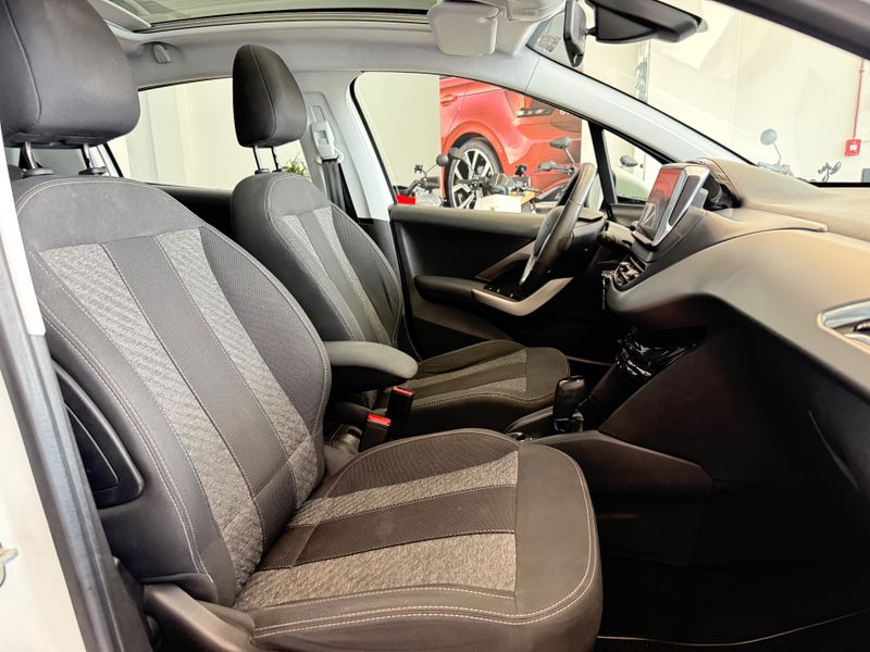 Peugeot 208 1.6 Griffe 16v 2018/2019 COVEL VEICULOS ENCANTADO / Carros no Vale