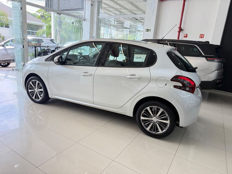 Peugeot 208 1.6 Griffe 16v 2018/2019 COVEL VEICULOS ENCANTADO / Carros no Vale