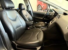 Peugeot 408 Allure 2.0 16v 2011/2012 COVEL VEICULOS ENCANTADO / Carros no Vale