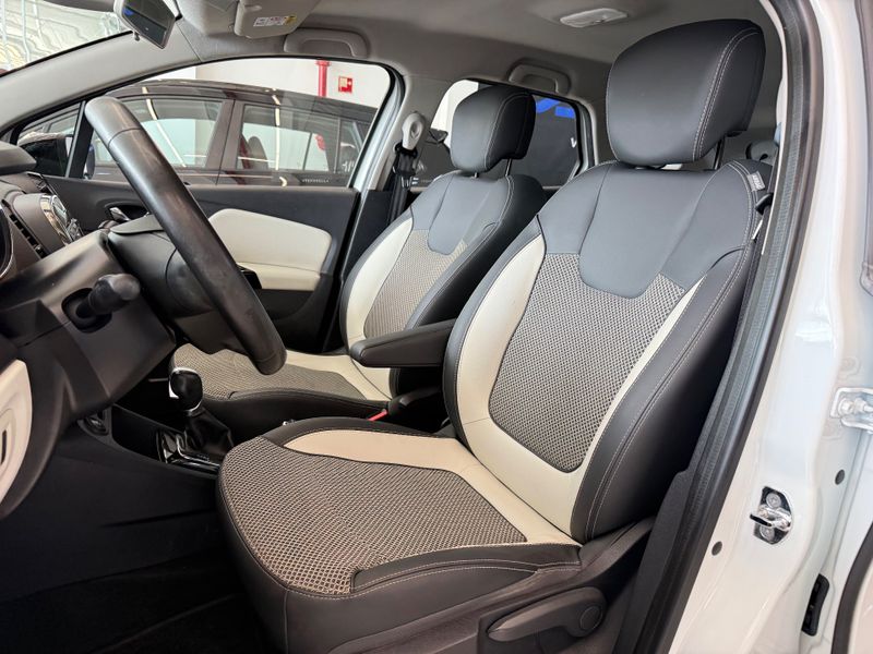 Renault Captur Intense 1.6 16v 2018/2018 COVEL VEICULOS ENCANTADO / Carros no Vale Renault Captur Intense 1.6 16v 2018/2018 COVEL VEICULOS ENCANTADO / Carros no Vale