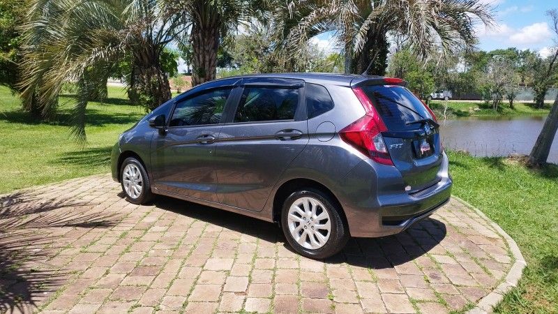 Honda FIT LX 1.5 2018 GRASSI VEÍCULOS LAJEADO / Carros no Vale