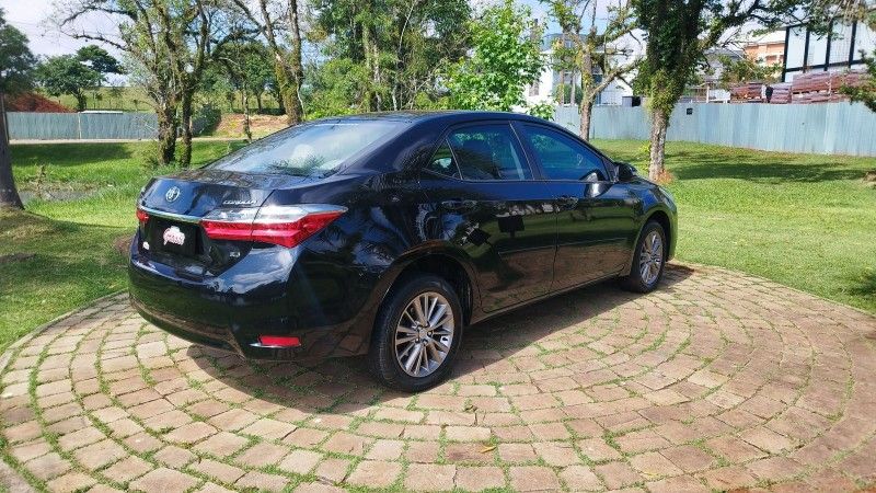 Toyota COROLLA GLI UPPER 1.8 2018 GRASSI VEÍCULOS LAJEADO / Carros no Vale