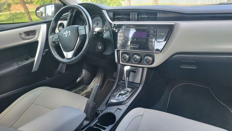 Toyota COROLLA GLI UPPER 1.8 2018 GRASSI VEÍCULOS LAJEADO / Carros no Vale