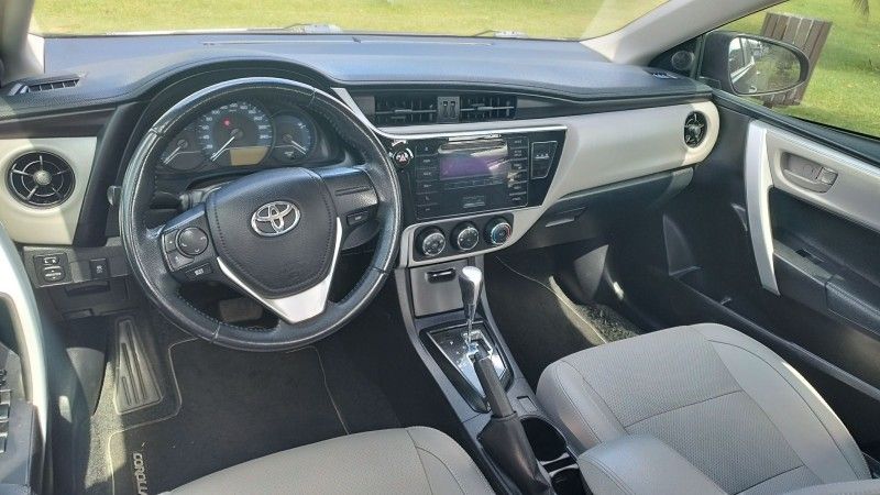 Toyota COROLLA GLI UPPER 1.8 2018 GRASSI VEÍCULOS LAJEADO / Carros no Vale