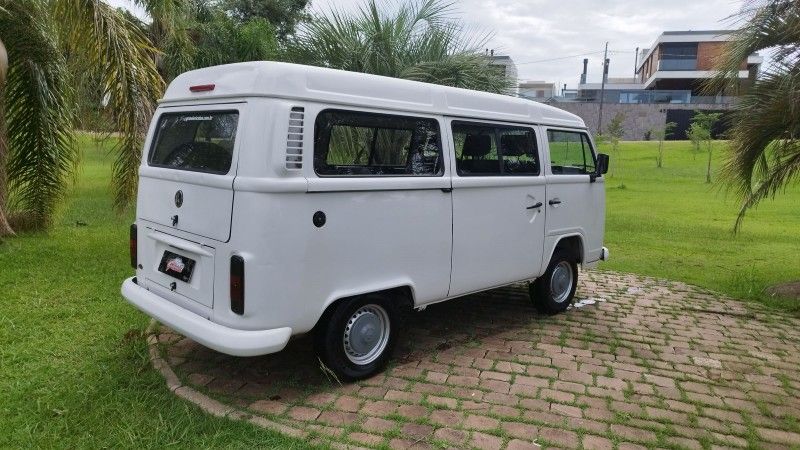 Volkswagen KOMBI STANDARD 1.4 TOTAL 2012 GRASSI VEÍCULOS LAJEADO / Carros no Vale