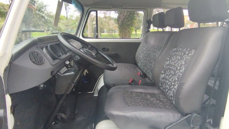 Volkswagen KOMBI STANDARD 1.4 TOTAL 2012 GRASSI VEÍCULOS LAJEADO / Carros no Vale