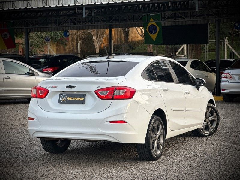 Chevrolet CRUZE SEDAN LT 1.4 TURBO 2022 NEUMANN VEÍCULOS ARROIO DO MEIO / Carros no Vale