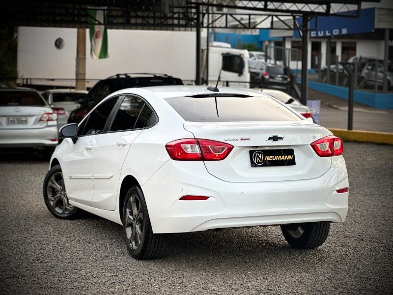 Chevrolet CRUZE SEDAN LT 1.4 TURBO 2022 NEUMANN VEÍCULOS ARROIO DO MEIO / Carros no Vale