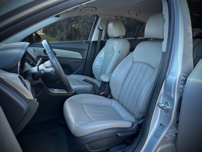Chevrolet CRUZE SEDAN LT 1.8 2013 NEUMANN VEÍCULOS ARROIO DO MEIO / Carros no Vale