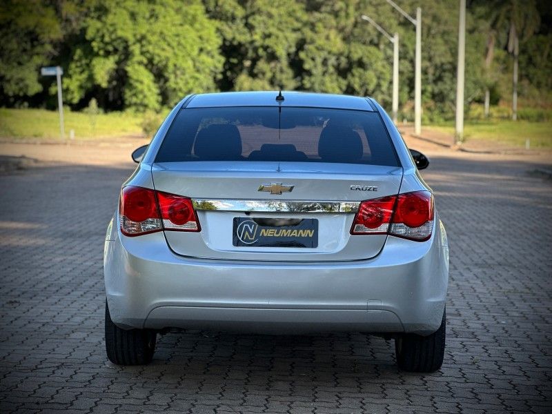 Chevrolet CRUZE SEDAN LT 1.8 2013 NEUMANN VEÍCULOS ARROIO DO MEIO / Carros no Vale