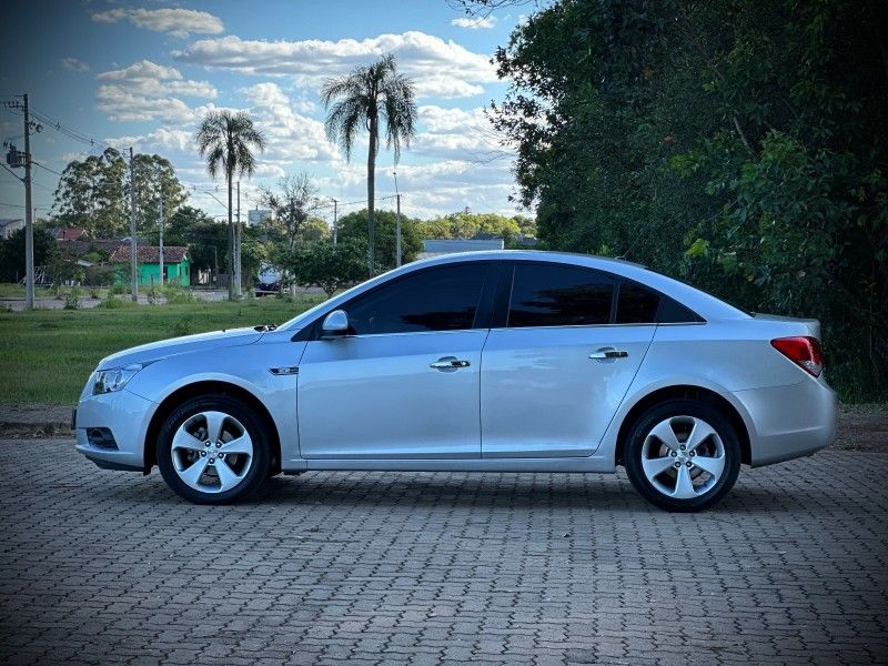 Chevrolet CRUZE SEDAN LT 1.8 2013 NEUMANN VEÍCULOS ARROIO DO MEIO / Carros no Vale