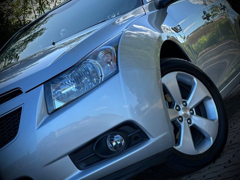 Chevrolet CRUZE SEDAN LT 1.8 2013 NEUMANN VEÍCULOS ARROIO DO MEIO / Carros no Vale