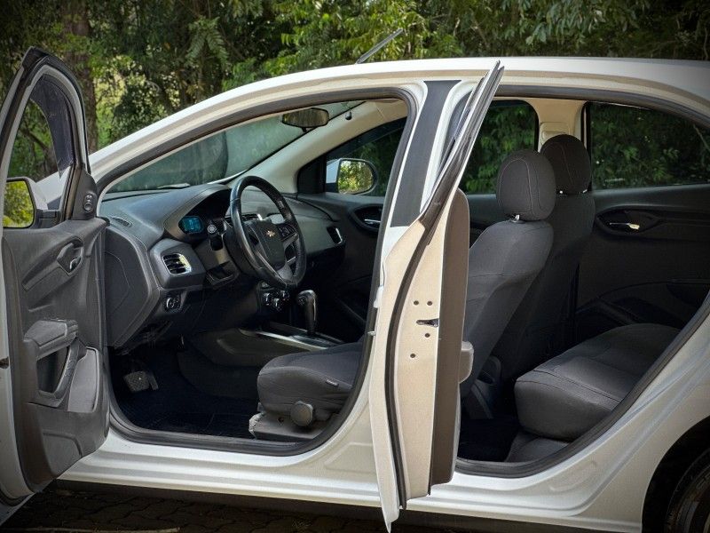 Chevrolet ONIX LTZ 1.4 2015 NEUMANN VEÍCULOS ARROIO DO MEIO / Carros no Vale