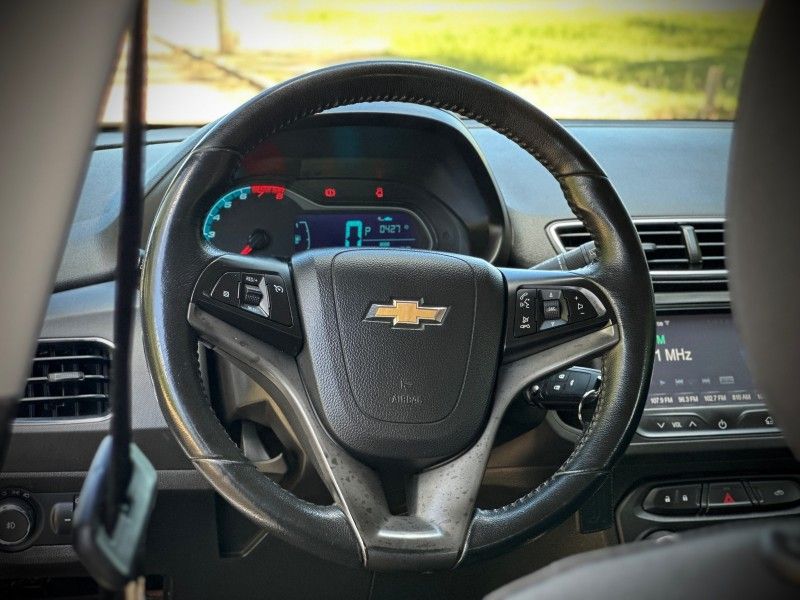 Chevrolet ONIX LTZ 1.4 2015 NEUMANN VEÍCULOS ARROIO DO MEIO / Carros no Vale