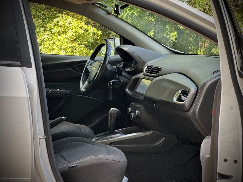 Chevrolet ONIX LTZ 1.4 2015 NEUMANN VEÍCULOS ARROIO DO MEIO / Carros no Vale