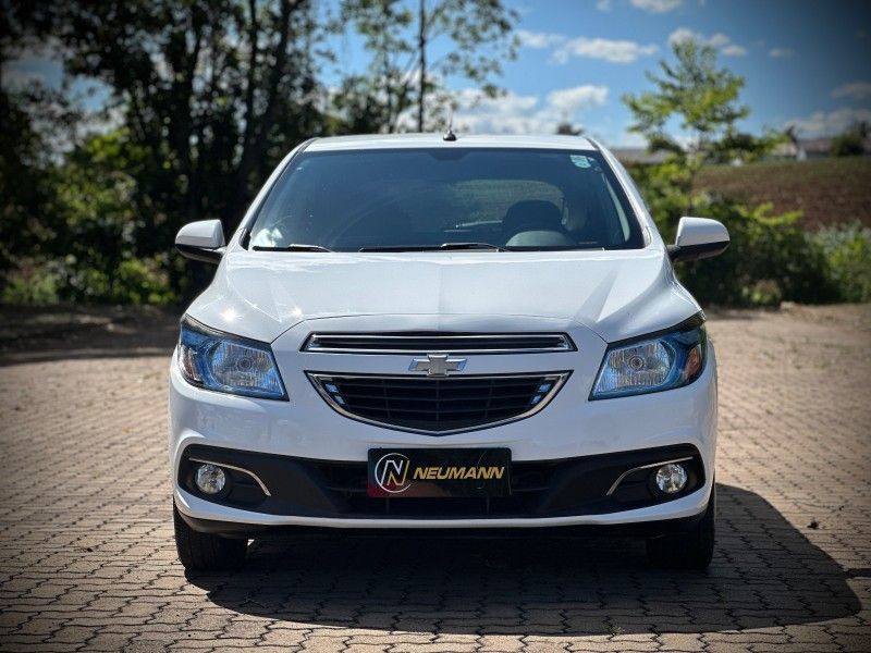 Chevrolet ONIX LTZ 1.4 2015 NEUMANN VEÍCULOS ARROIO DO MEIO / Carros no Vale
