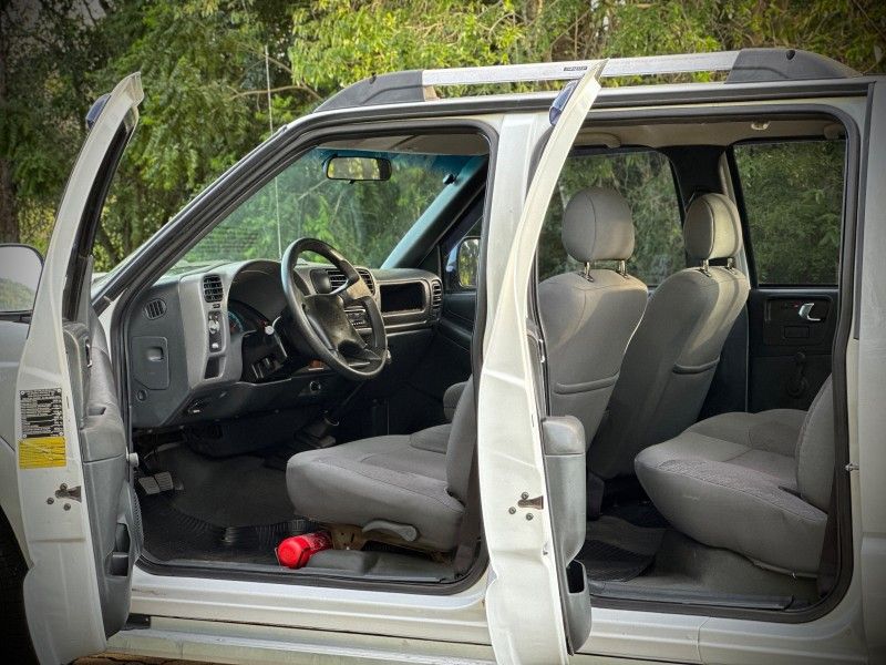 Chevrolet S10 ADVANTAGE 2.4 2011 NEUMANN VEÍCULOS ARROIO DO MEIO / Carros no Vale