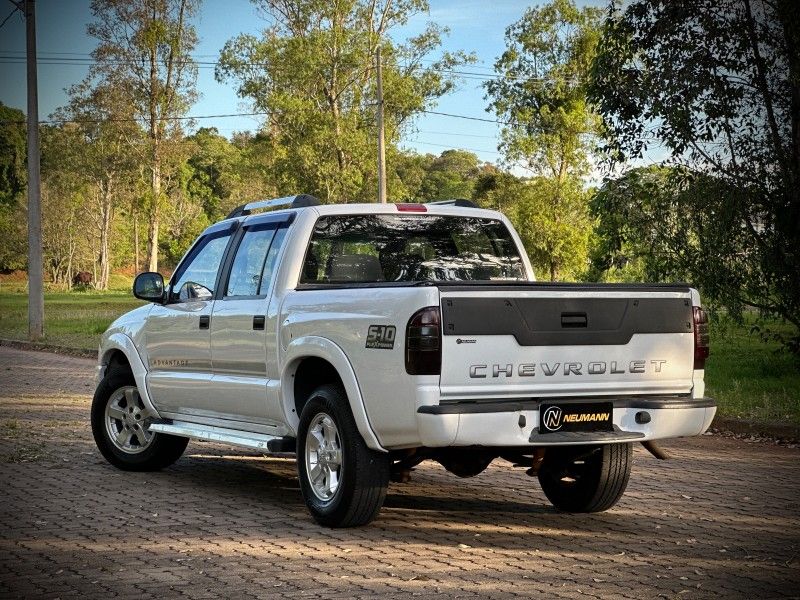 Chevrolet S10 ADVANTAGE 2.4 2011 NEUMANN VEÍCULOS ARROIO DO MEIO / Carros no Vale