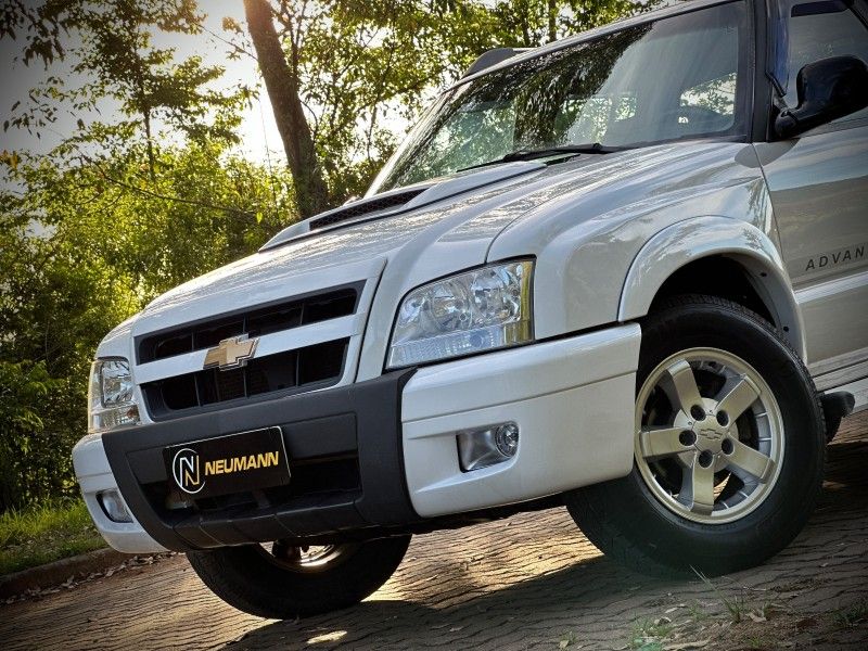 Chevrolet S10 ADVANTAGE 2.4 2011 NEUMANN VEÍCULOS ARROIO DO MEIO / Carros no Vale