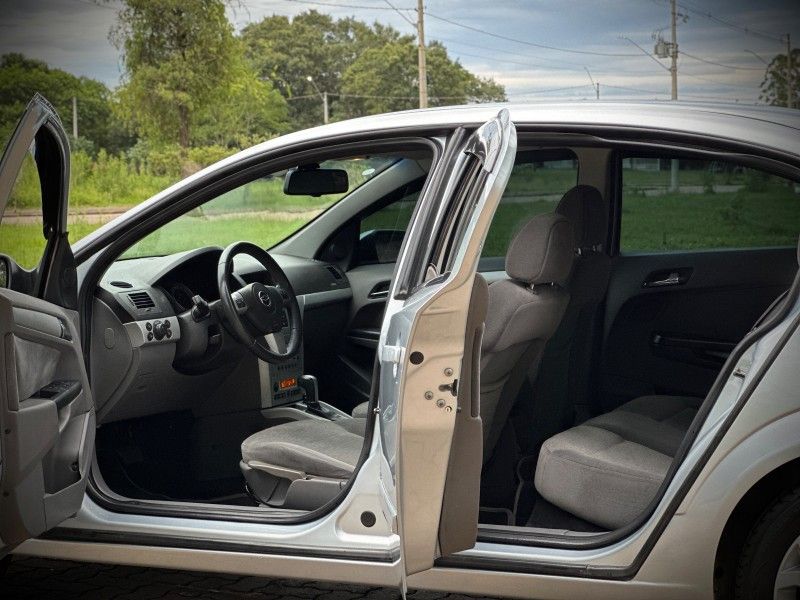 Chevrolet VECTRA ELEGANCE 2.0 2011 NEUMANN VEÍCULOS ARROIO DO MEIO / Carros no Vale