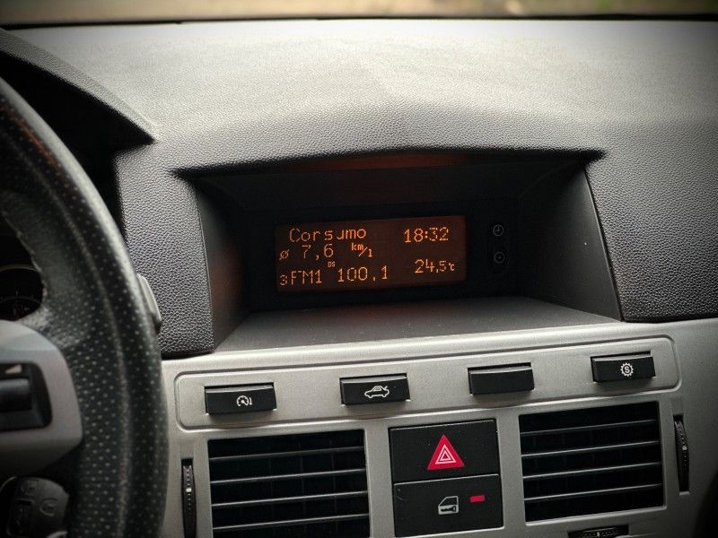 Chevrolet VECTRA ELEGANCE 2.0 2011 NEUMANN VEÍCULOS ARROIO DO MEIO / Carros no Vale