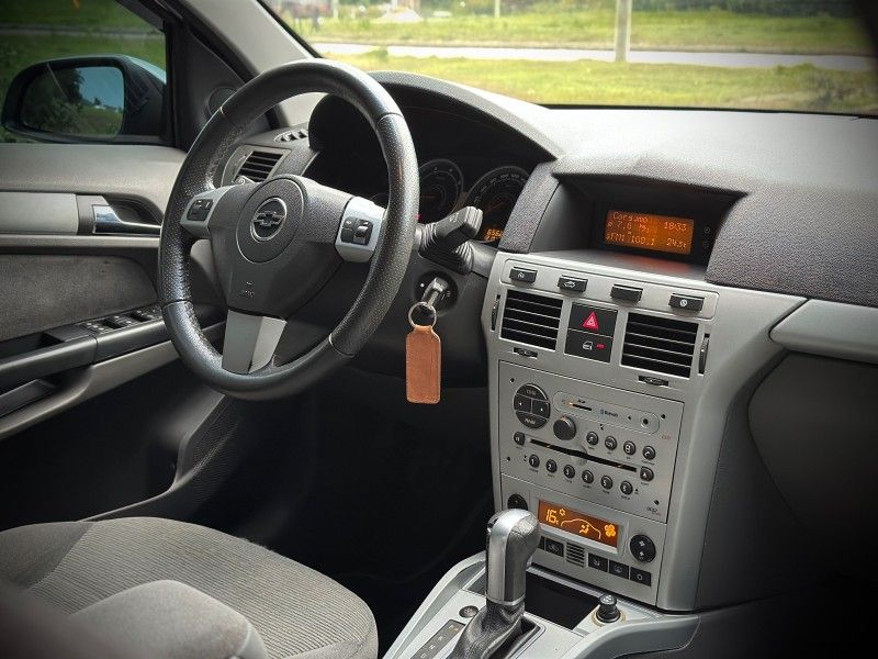 Chevrolet VECTRA ELEGANCE 2.0 2011 NEUMANN VEÍCULOS ARROIO DO MEIO / Carros no Vale