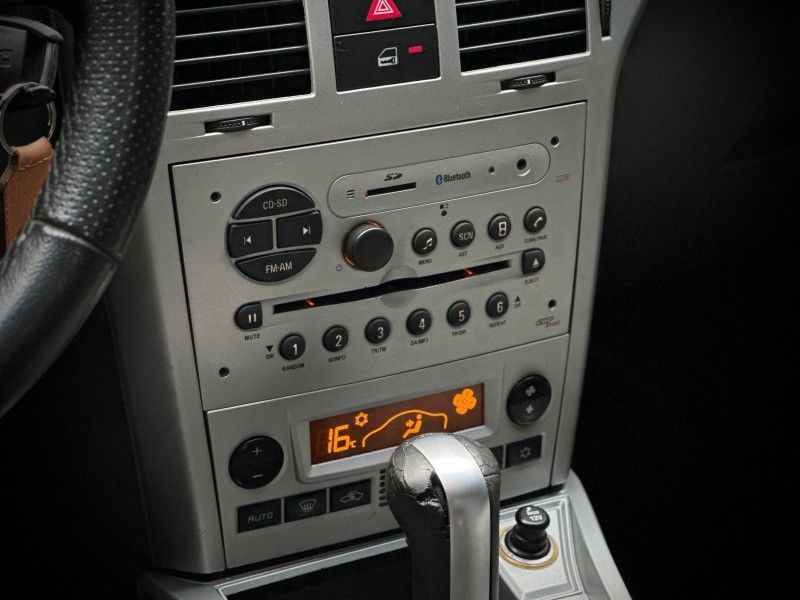 Chevrolet VECTRA ELEGANCE 2.0 2011 NEUMANN VEÍCULOS ARROIO DO MEIO / Carros no Vale