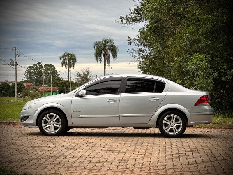 Chevrolet VECTRA ELEGANCE 2.0 2011 NEUMANN VEÍCULOS ARROIO DO MEIO / Carros no Vale